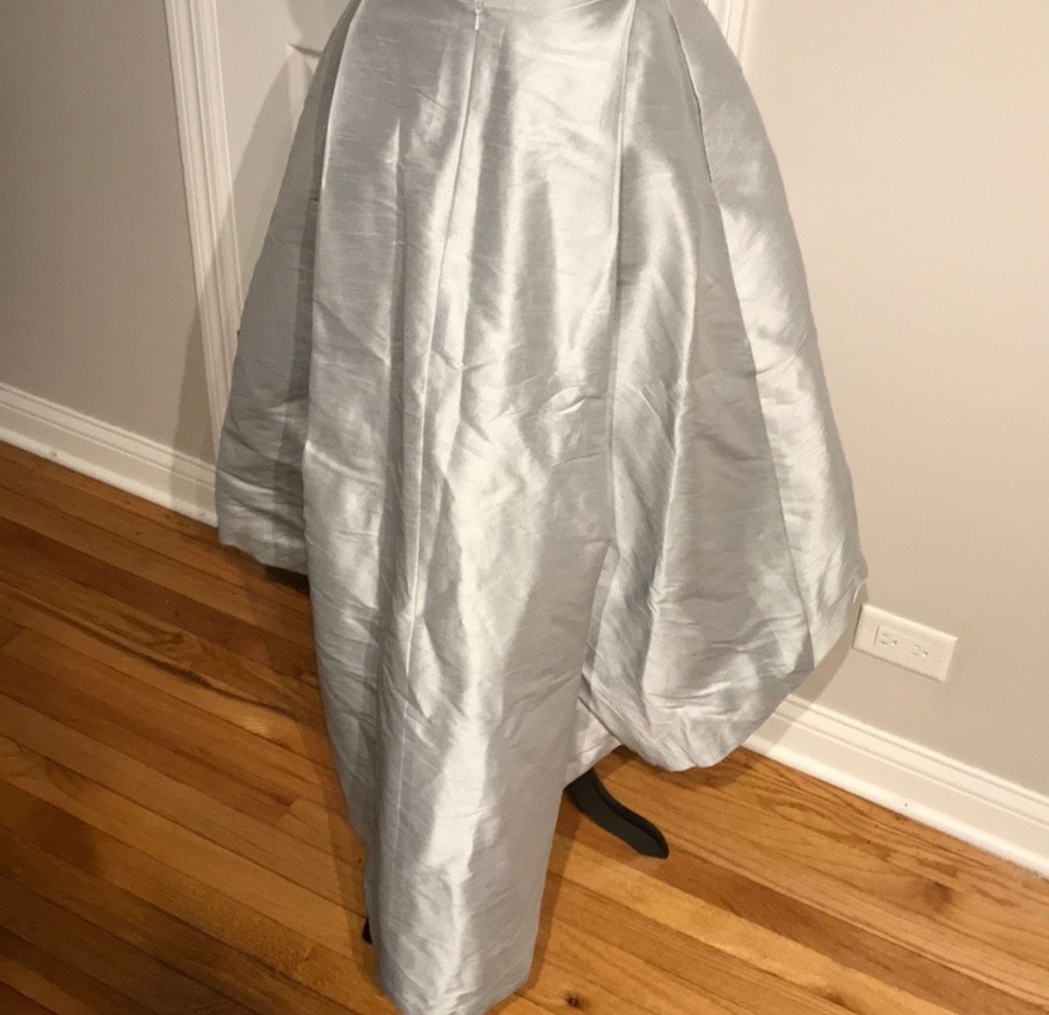 Lulakate Size 00 Prom Silver Cocktail Dress on Queenly