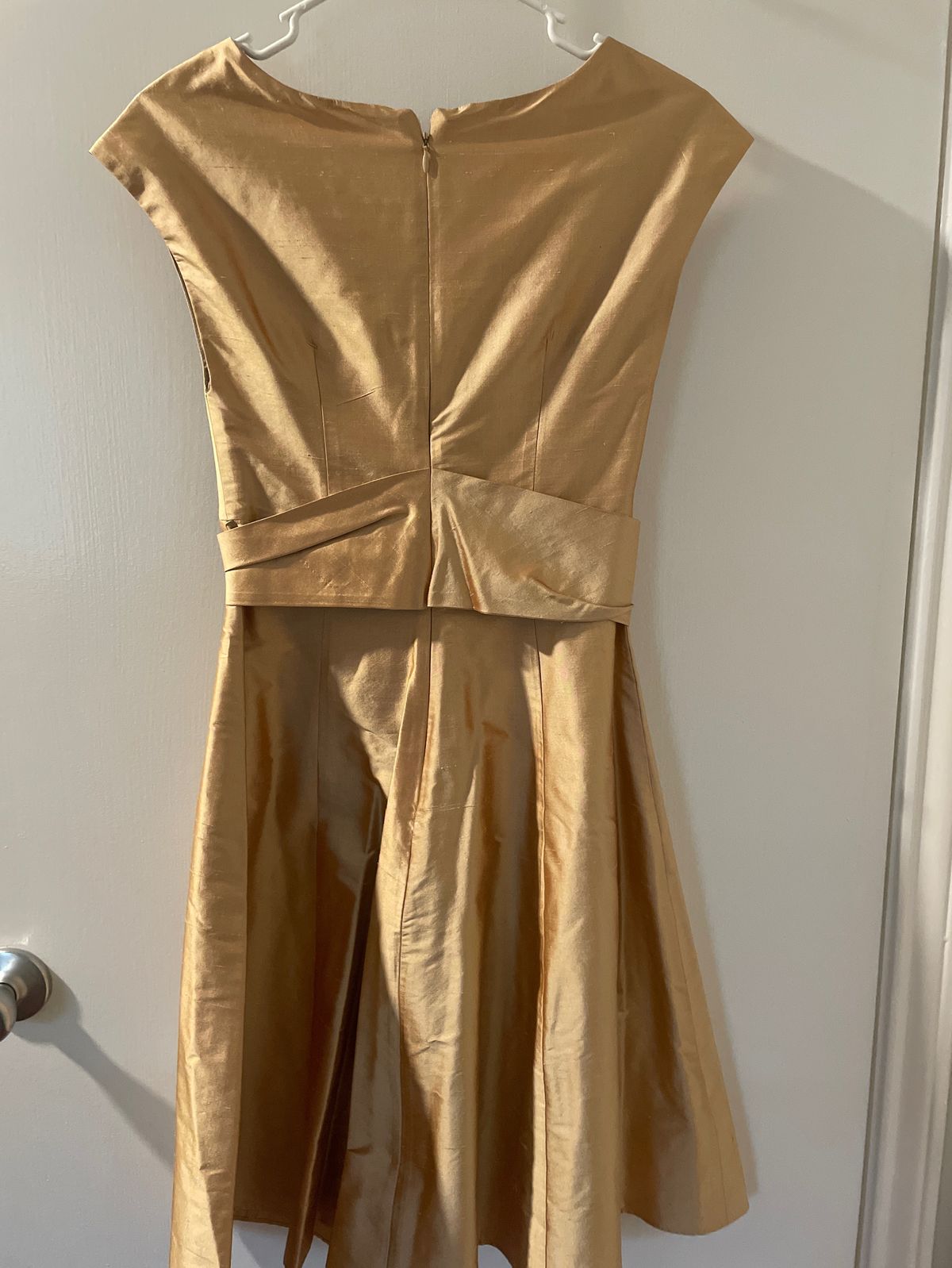 Size 0 Prom Plunge Gold A-line Dress on Queenly