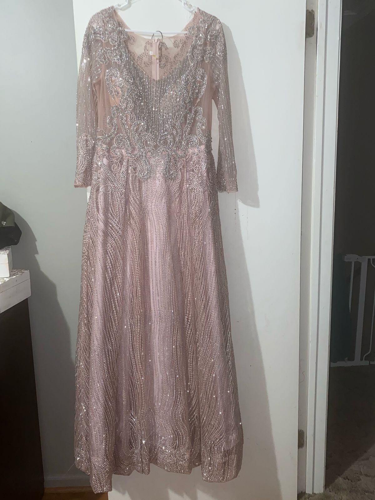 Size 12 Prom Long Sleeve Light Pink A-line Dress on Queenly
