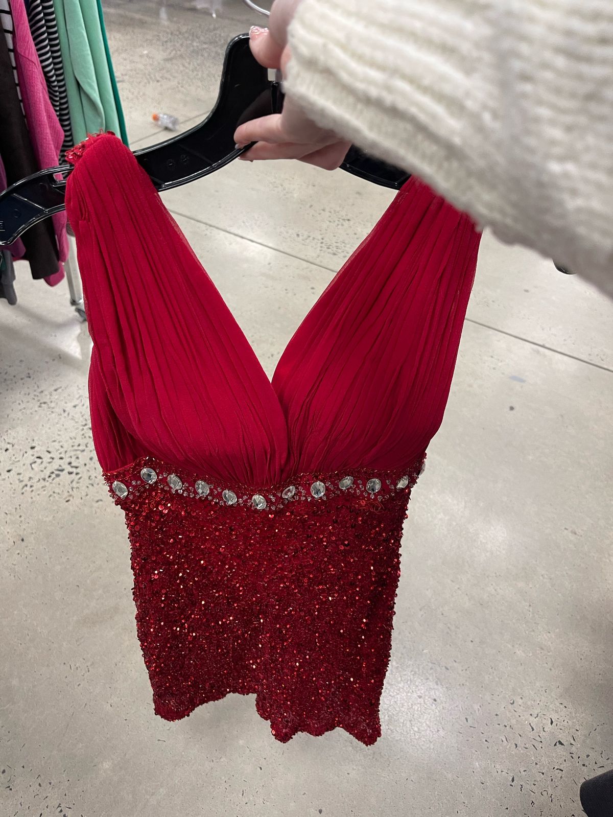 Sherri Hill Size 4 Prom Plunge Red Cocktail Dress on Queenly