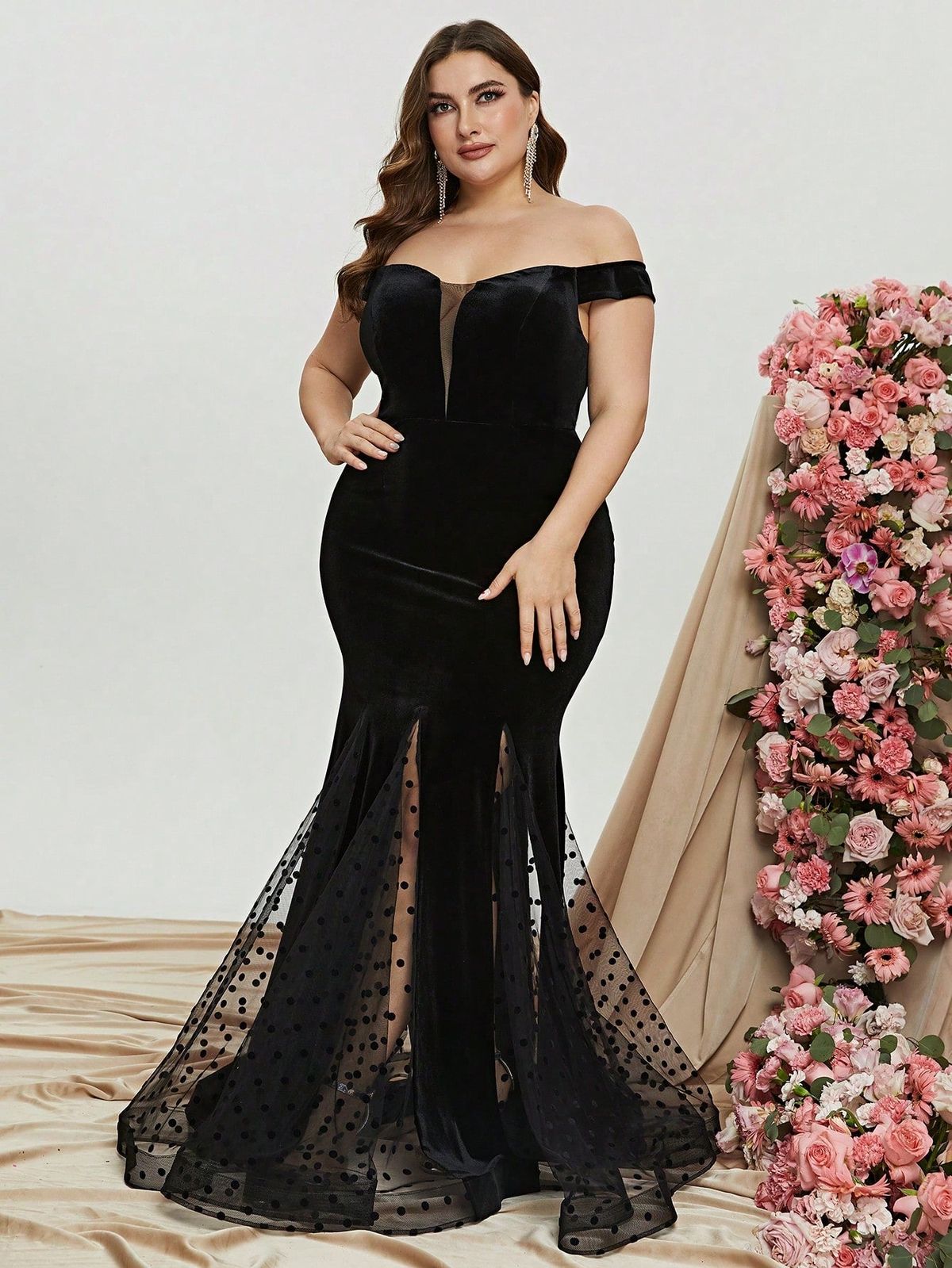 Style FSWD0989P Faeriesty Size 1X Off The Shoulder Velvet Black Mermaid Dress on Queenly