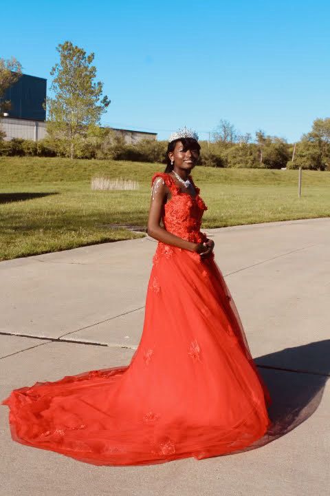 Size 2 Prom Lace Red Ball Gown on Queenly
