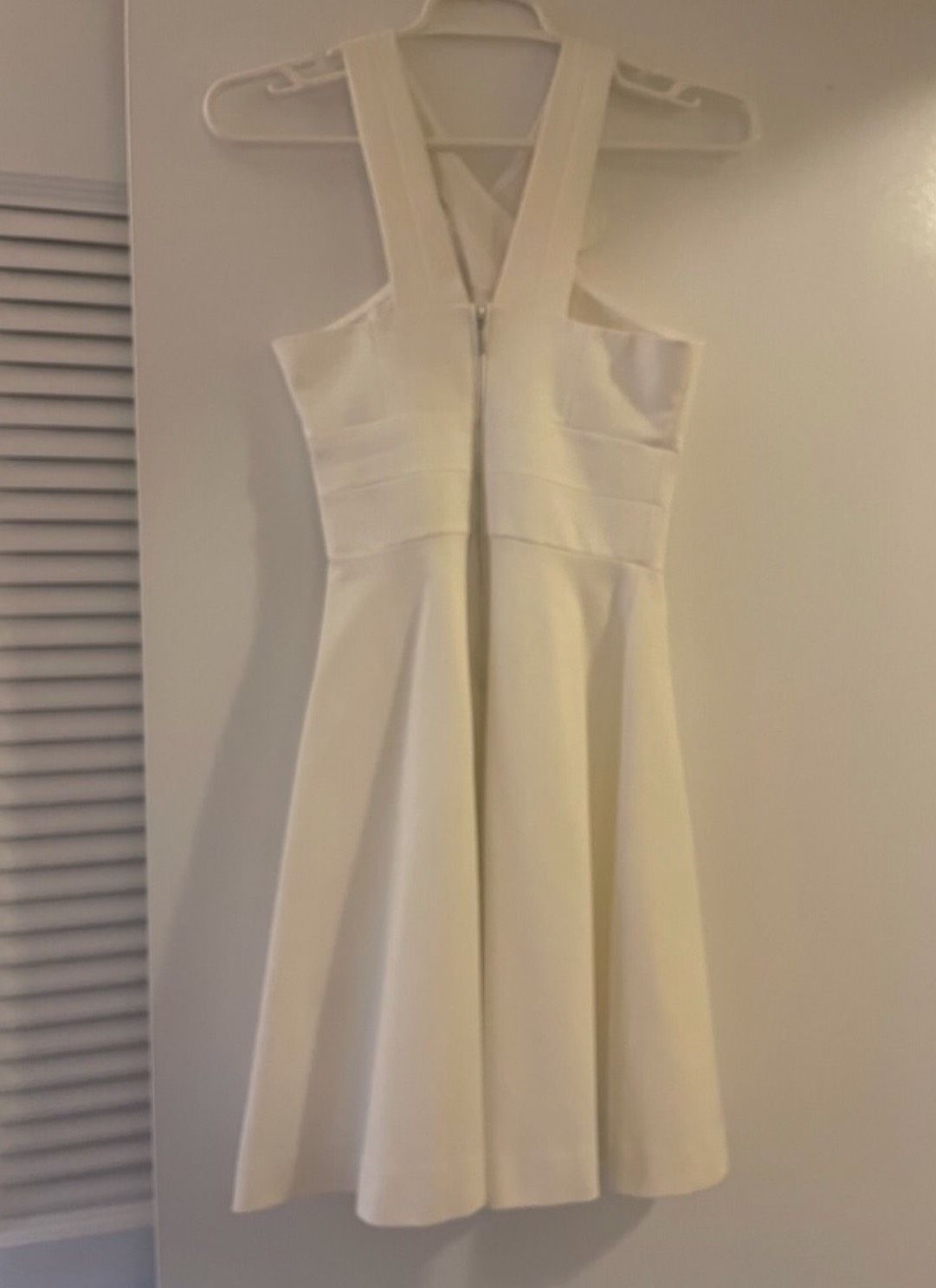 Size 00 Wedding Guest White Cocktail Dress on Queenly