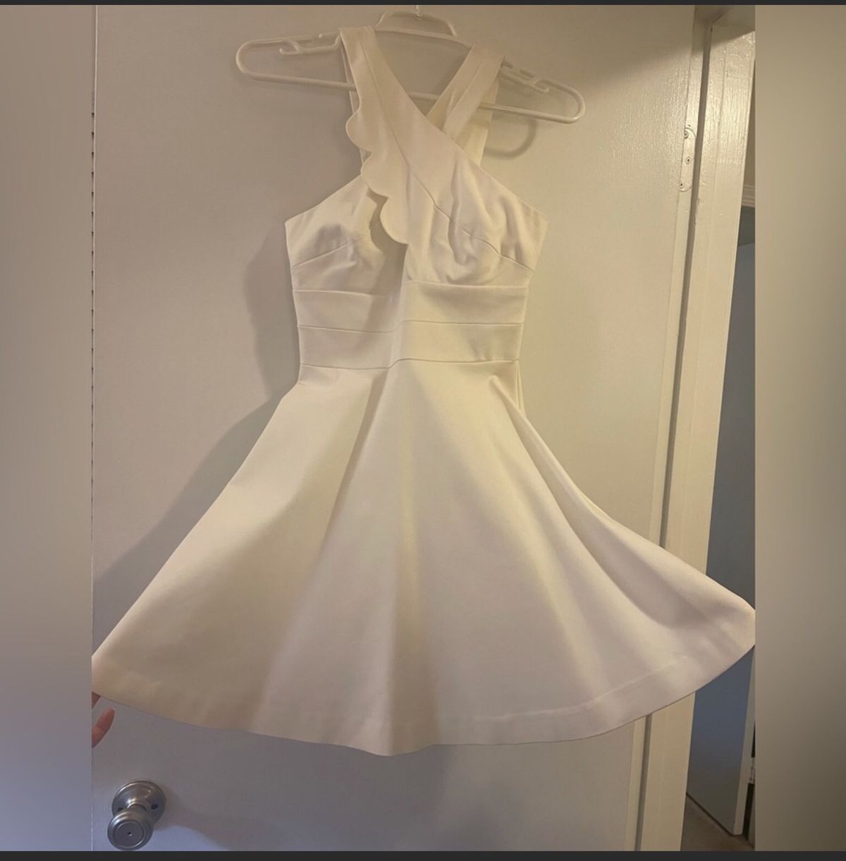 Size 00 Wedding Guest White Cocktail Dress on Queenly