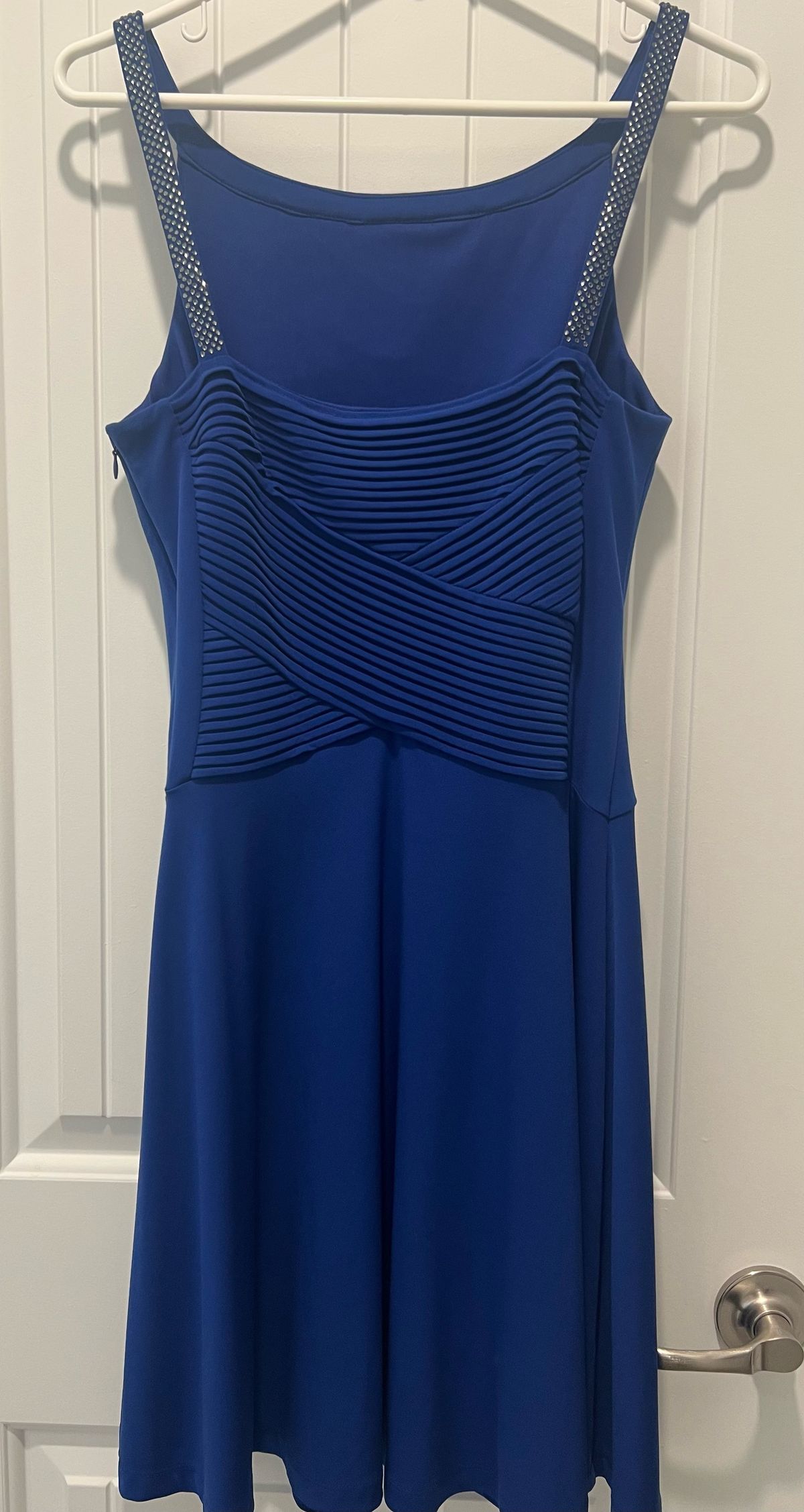 Calvin Klein Size 2 Prom Blue Cocktail Dress on Queenly