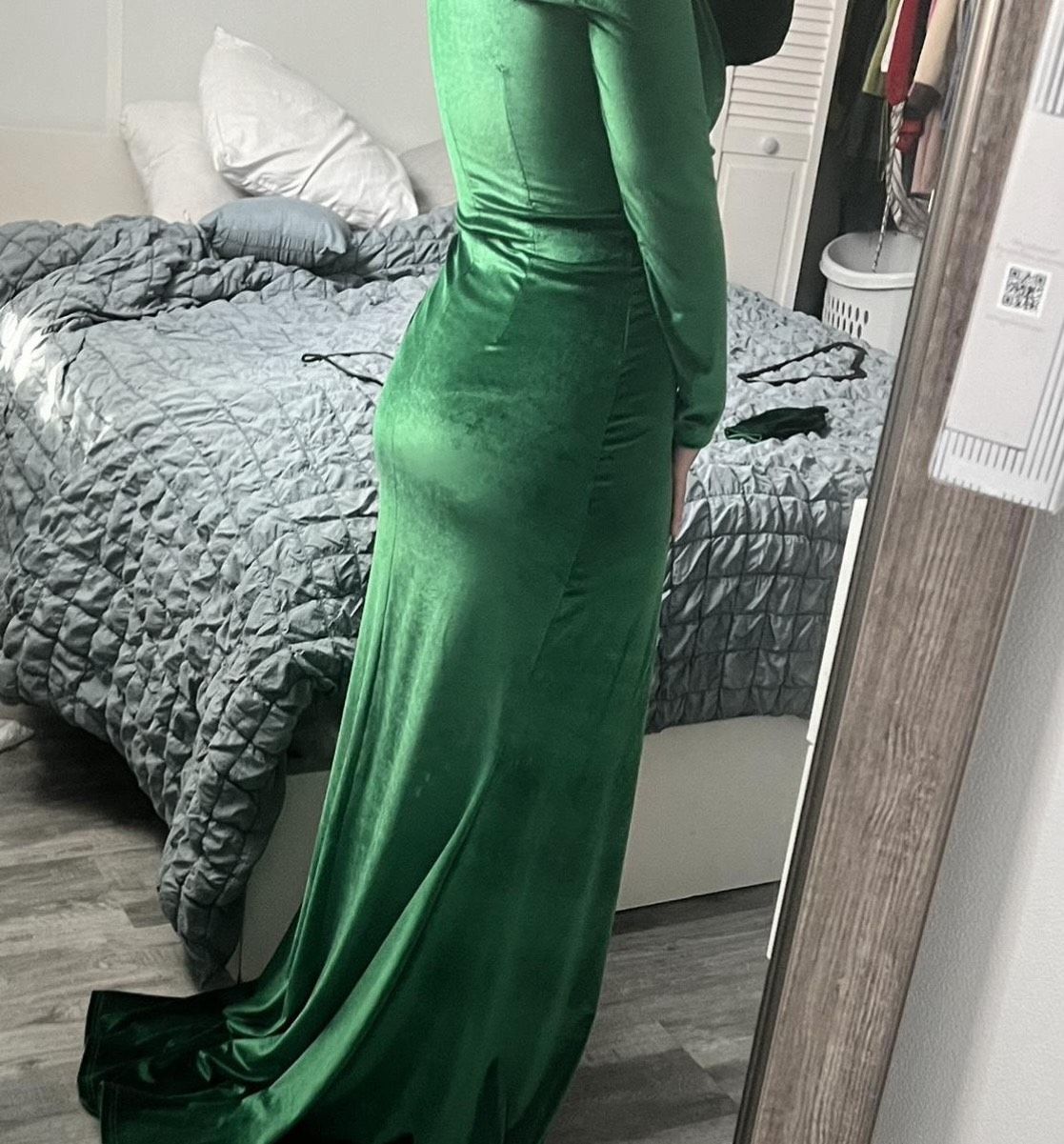 Size M Prom Green Mermaid Dress on Queenly