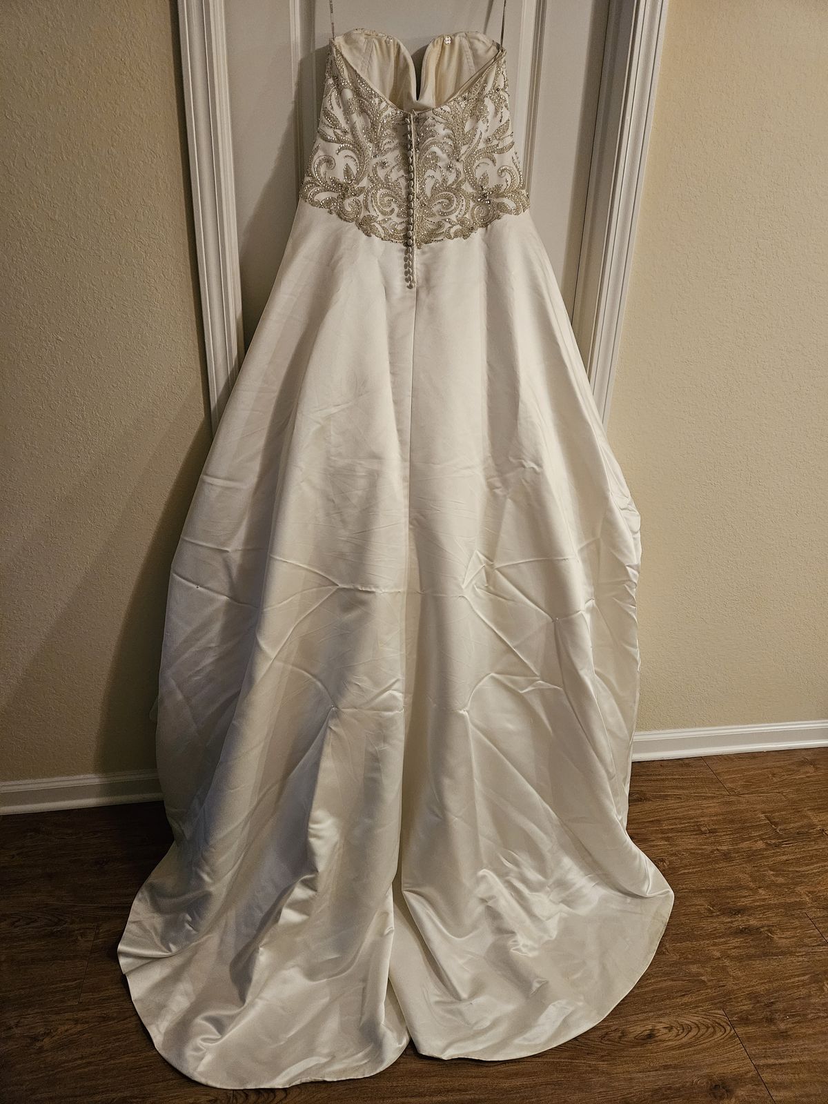 Maggie Sottero Plus Size 18 White Ball Gown on Queenly
