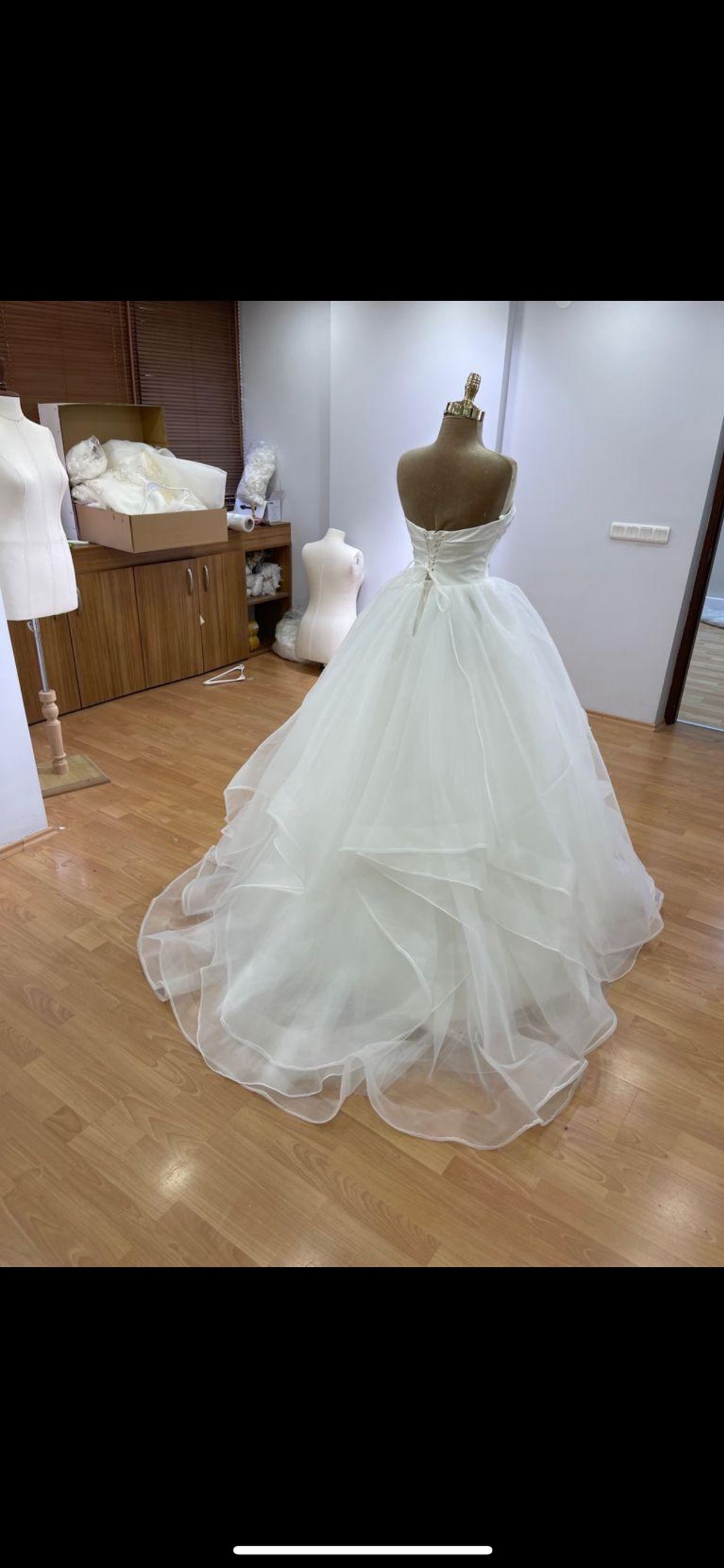 Size S Wedding White Ball Gown on Queenly