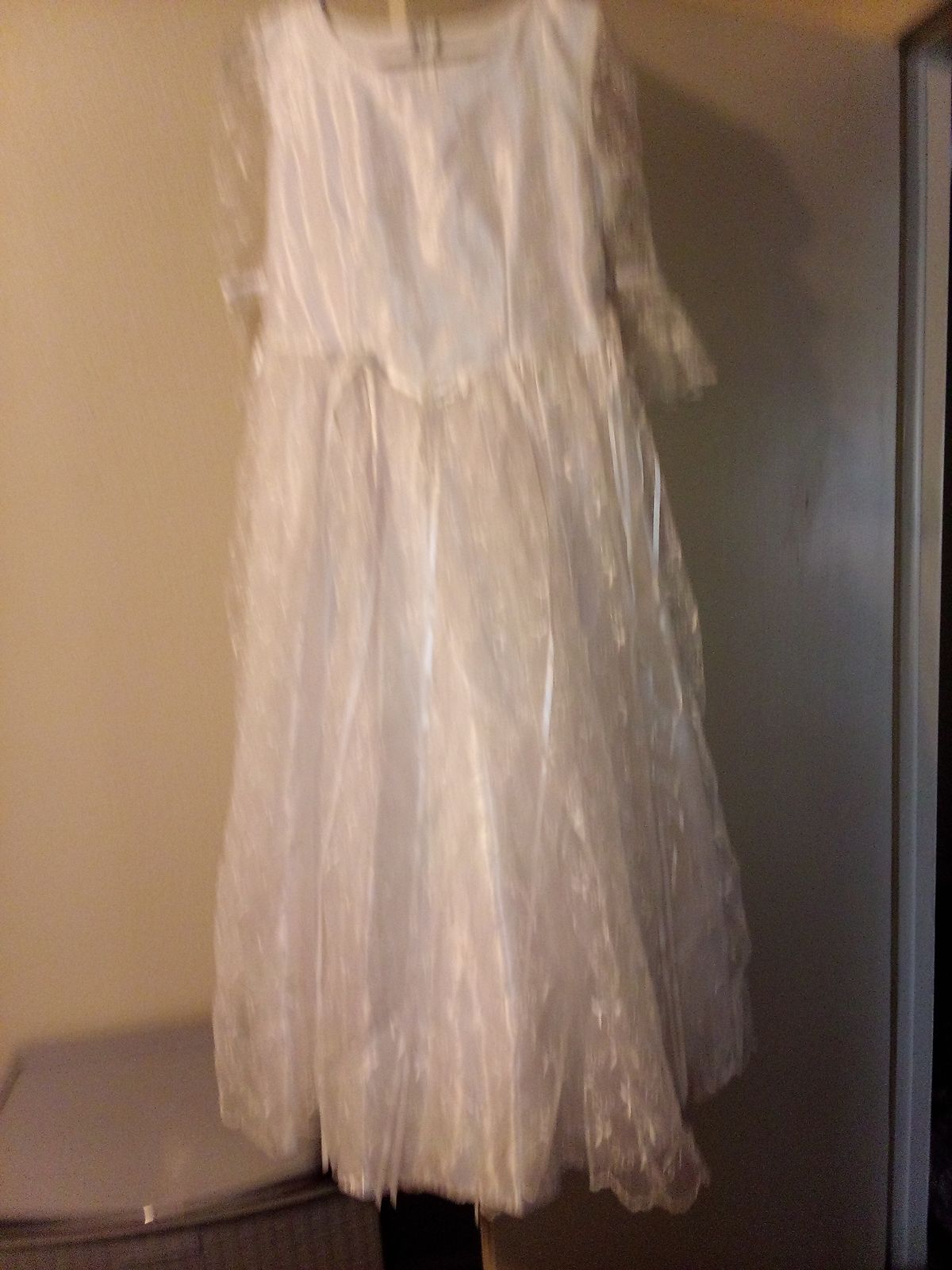 angels Size 8 Prom White Floor Length Maxi on Queenly