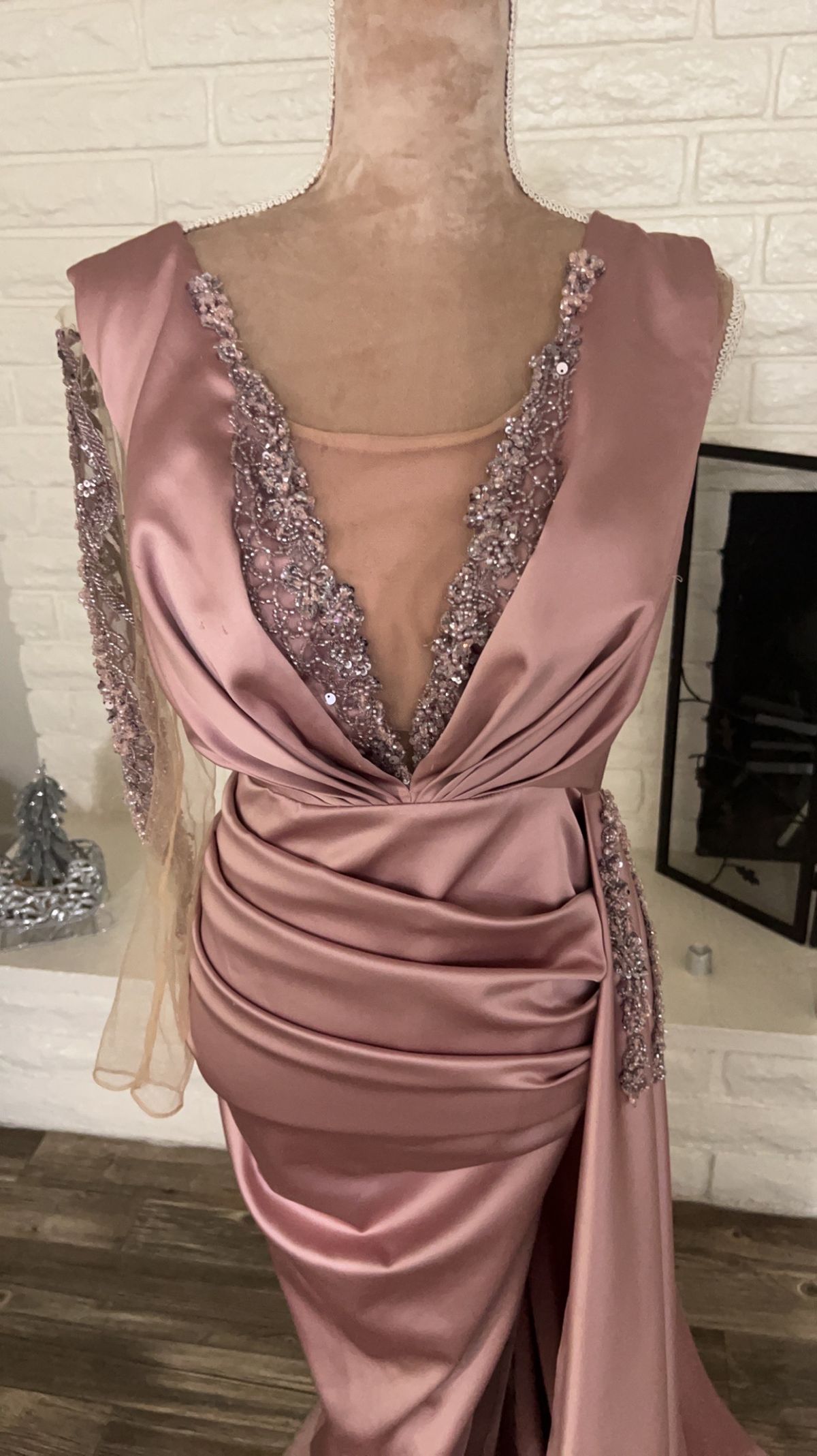 Size 14 Prom Plunge Sequined Light Pink Side Slit Dress on Queenly