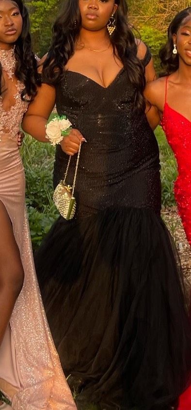 Portia and Scarlett Size 14 Prom Off The Shoulder Black Mermaid Dress on Queenly