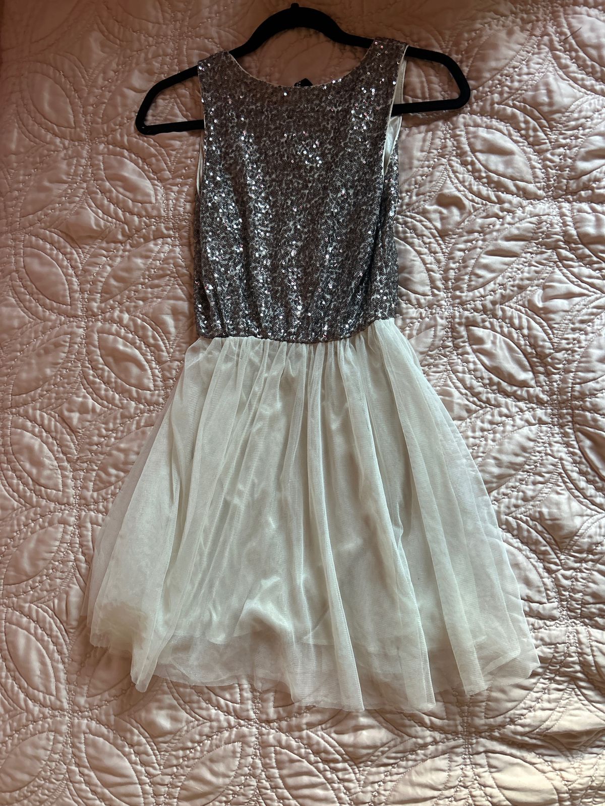 Size 4 Prom Silver A-line Dress on Queenly