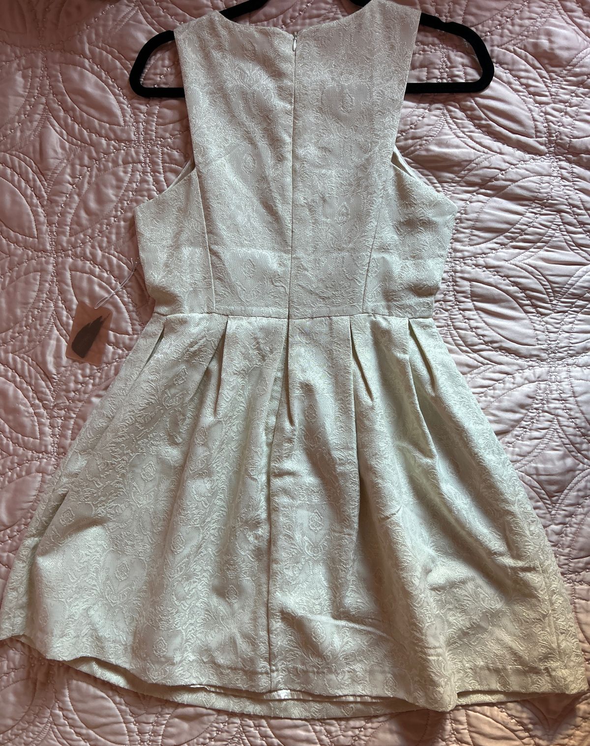 Forever 21 Size S Prom Nude A-line Dress on Queenly