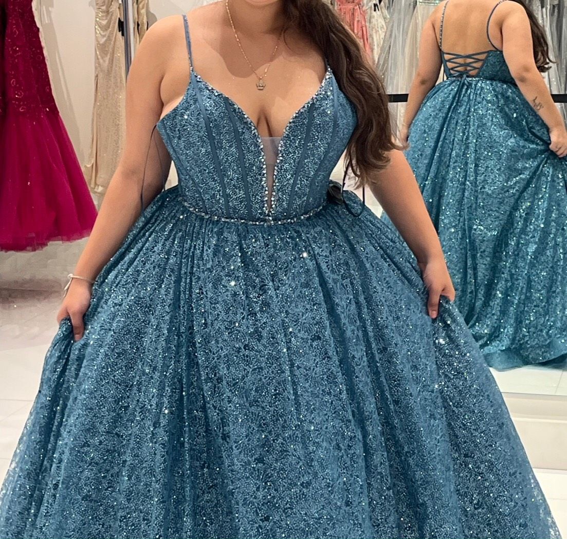 Size 12 Prom Blue Ball Gown on Queenly