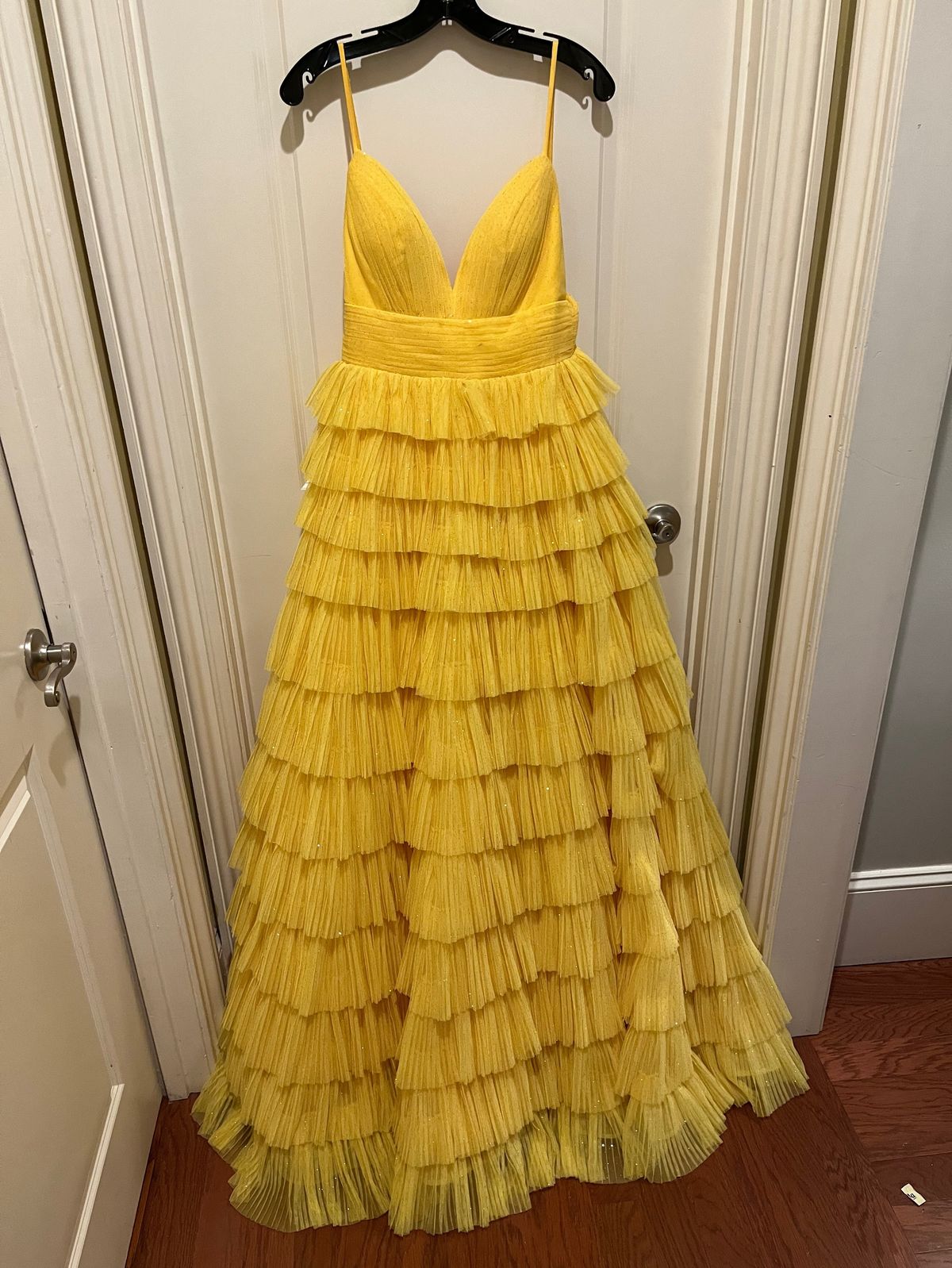 Jovani Size 4 Yellow Ball Gown on Queenly