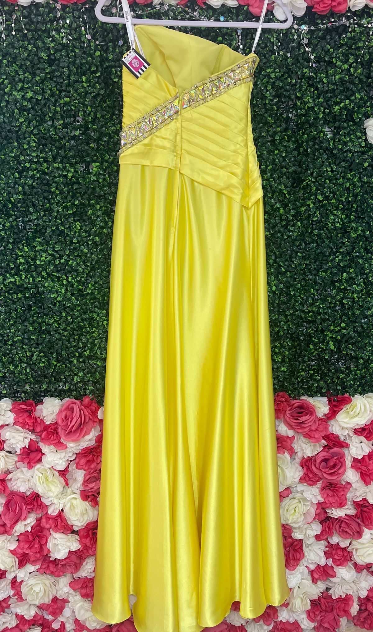 Tony Bowls Size 2 Prom Strapless Sequined Yellow Ball Gown on Queenly