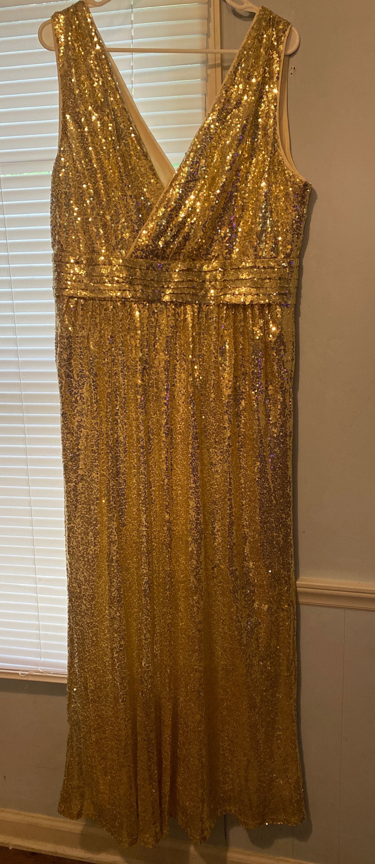 Plus Size 18 Prom Gold Floor Length Maxi on Queenly