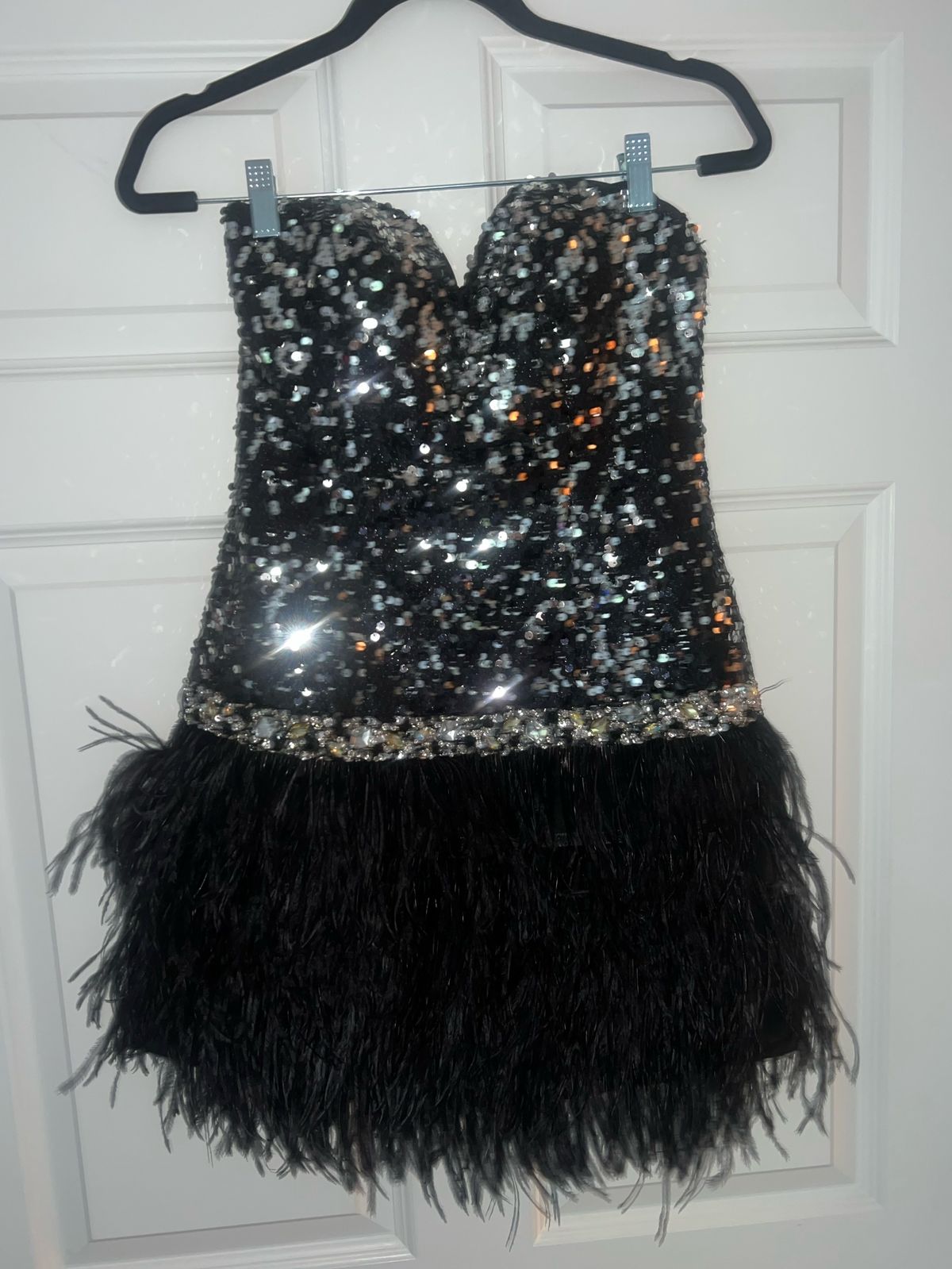 Night Moves Size 8 Prom Black Cocktail Dress on Queenly