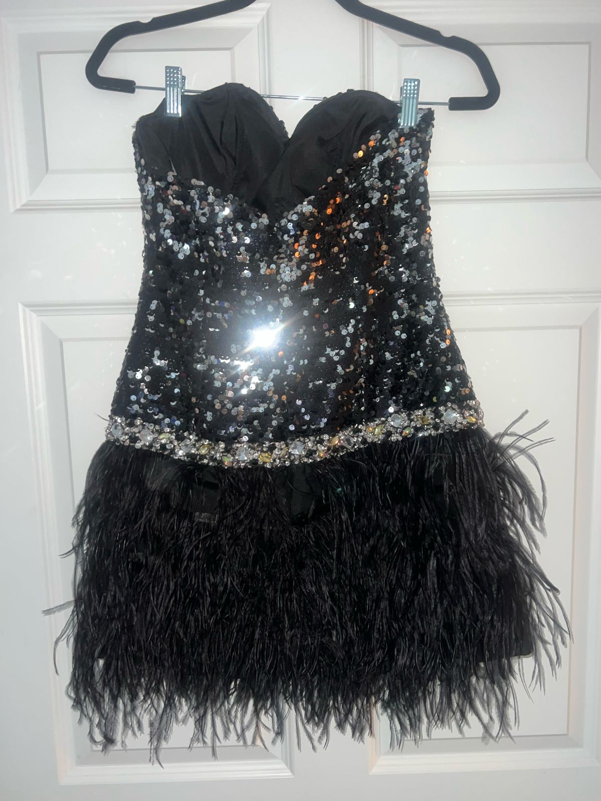 Night Moves Size 8 Prom Black Cocktail Dress on Queenly