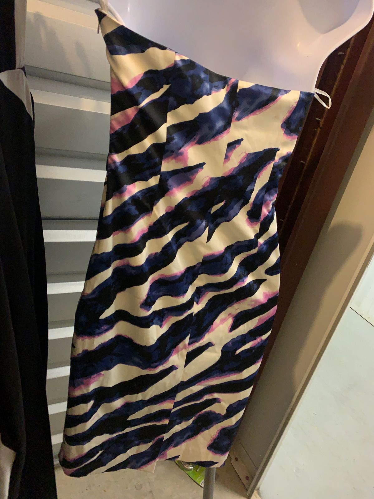 Size 6 Strapless Multicolor Cocktail Dress on Queenly