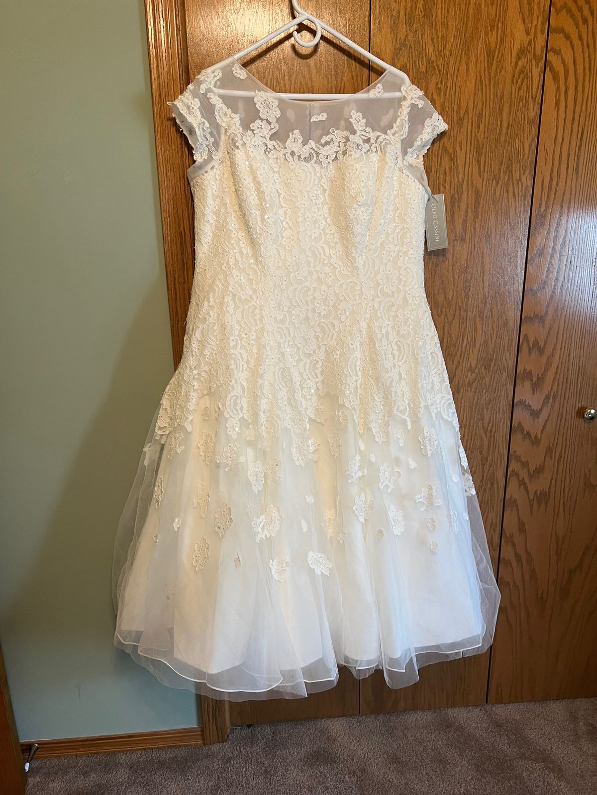 Oleg Cassini Plus Size 20 Prom White Cocktail Dress on Queenly