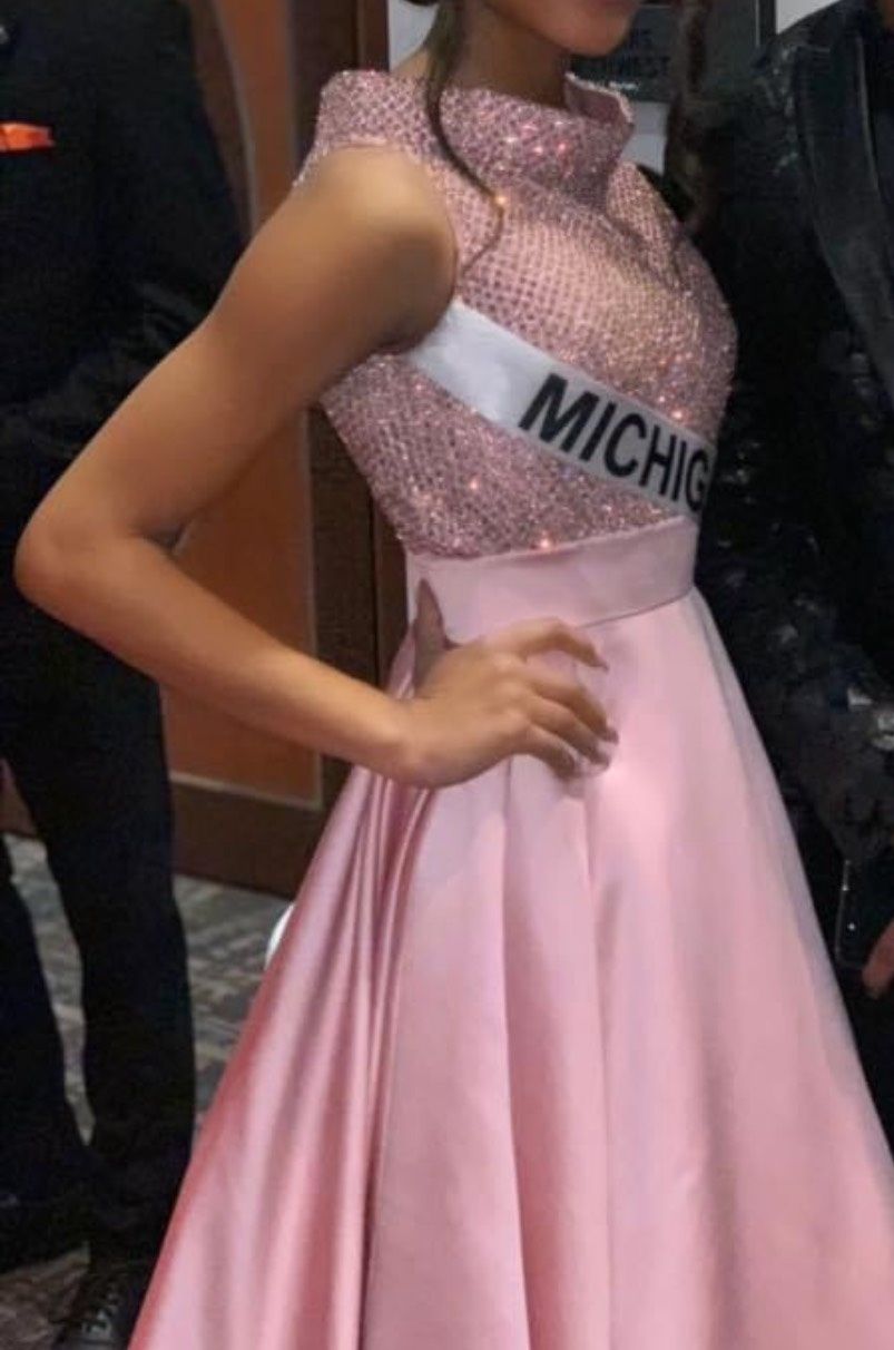 Sherri Hill Size 00 Prom High Neck Pink Ball Gown on Queenly