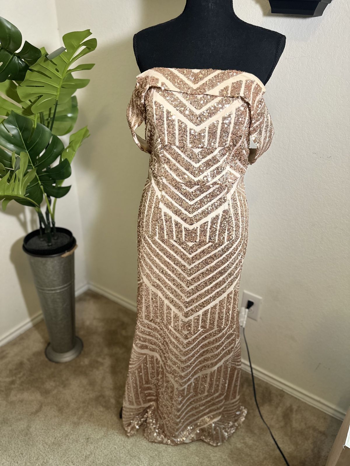 Lenovia Size L Prom Off The Shoulder Nude Cocktail Dress on Queenly