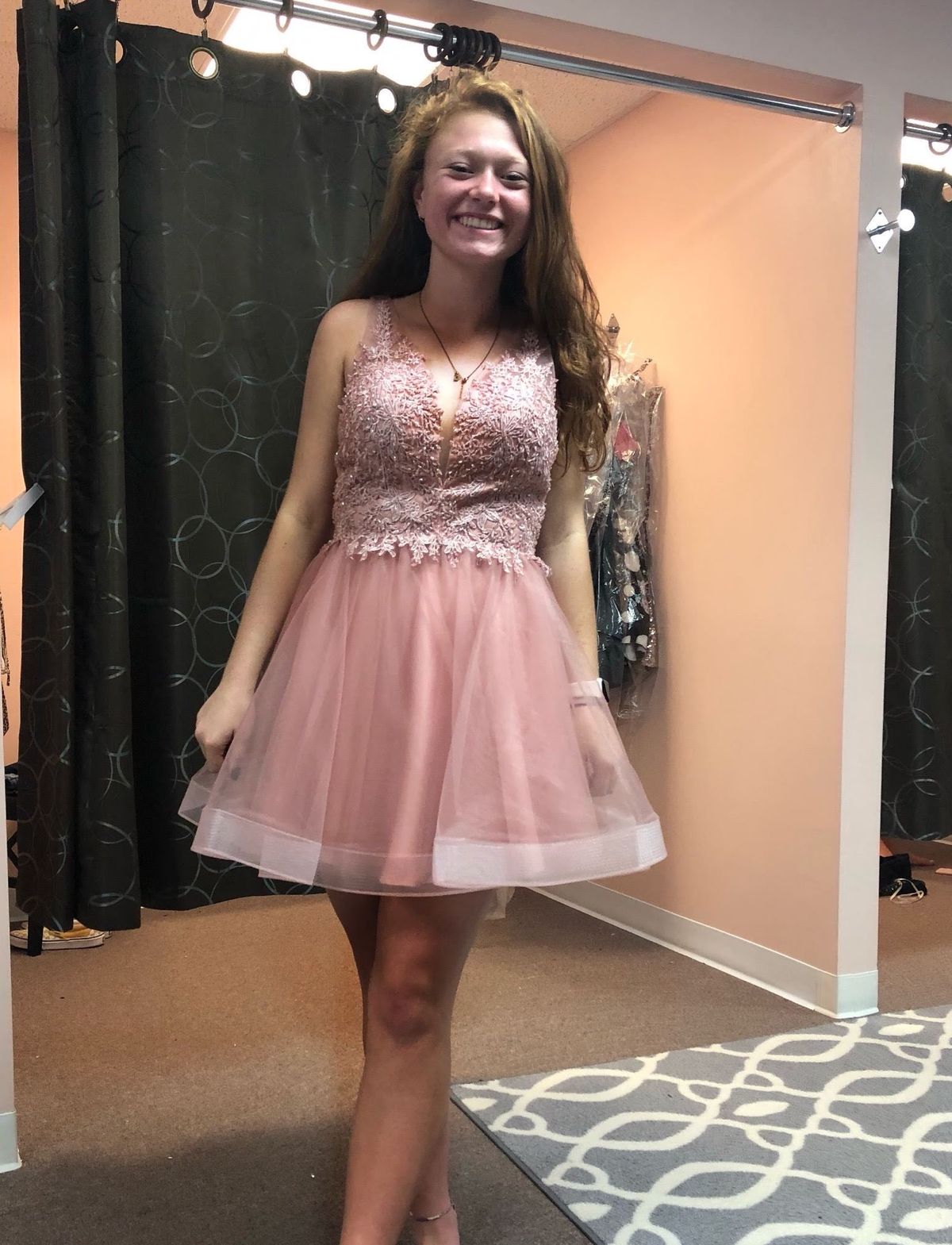 Size 6 Homecoming Plunge Coral Cocktail Dress on Queenly