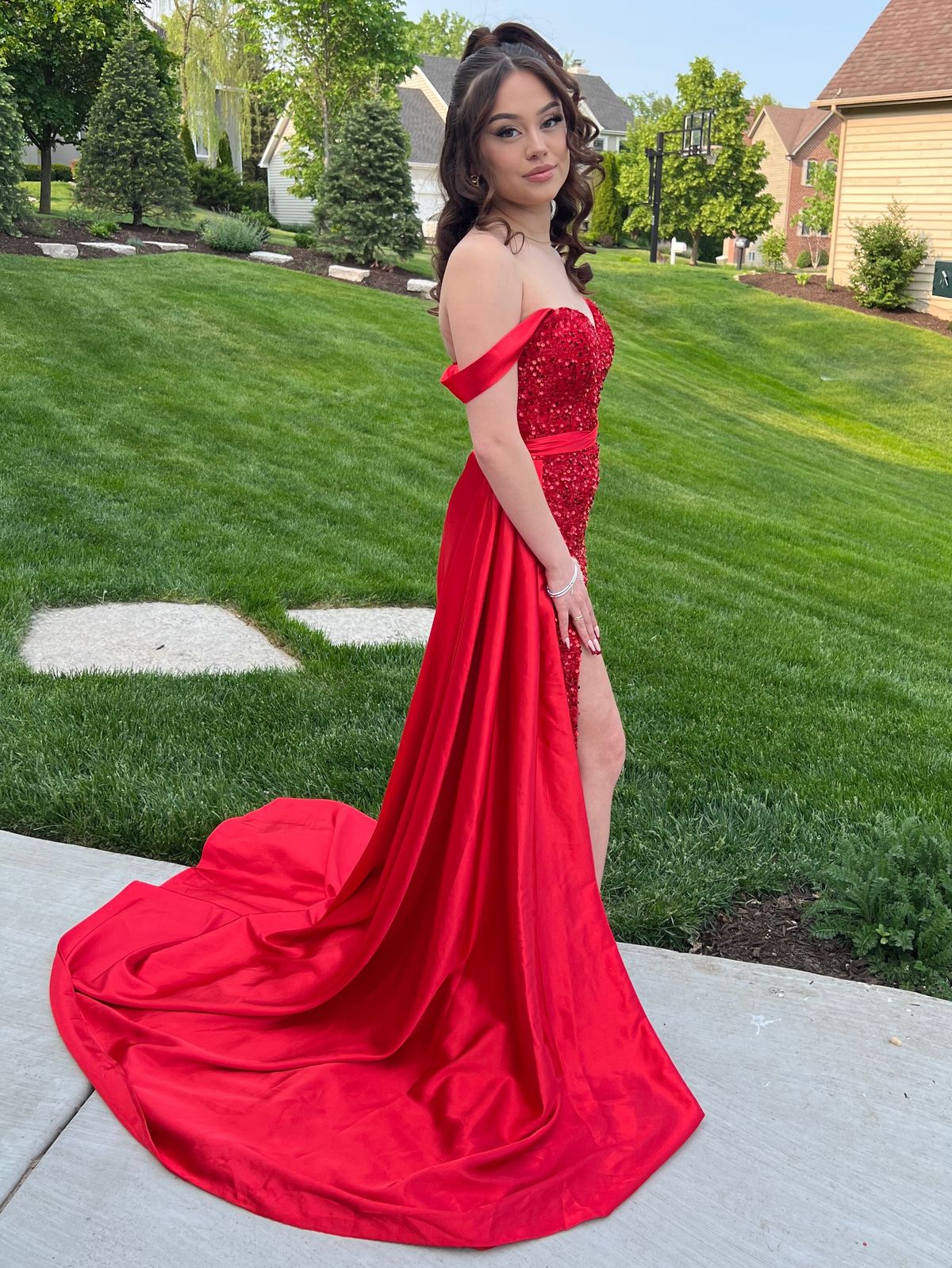 Size 00 Prom Off The Shoulder Satin Red Dress With Train on Queenly