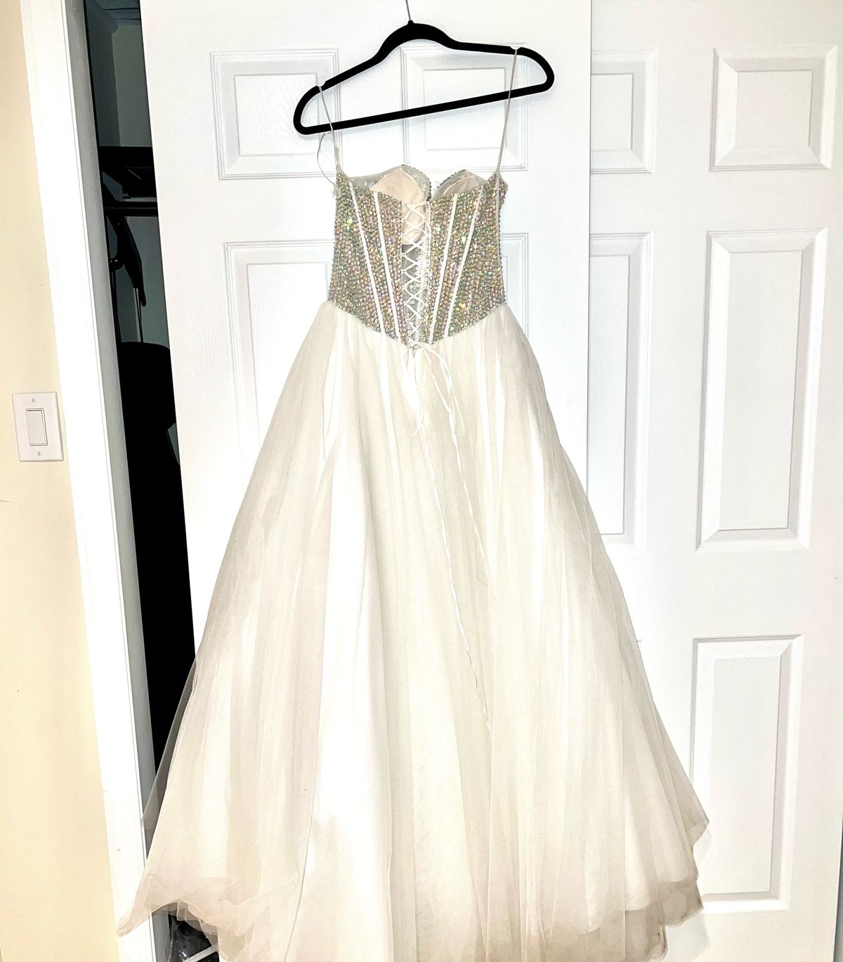 Size 6 Wedding Strapless Sequined White Ball Gown on Queenly