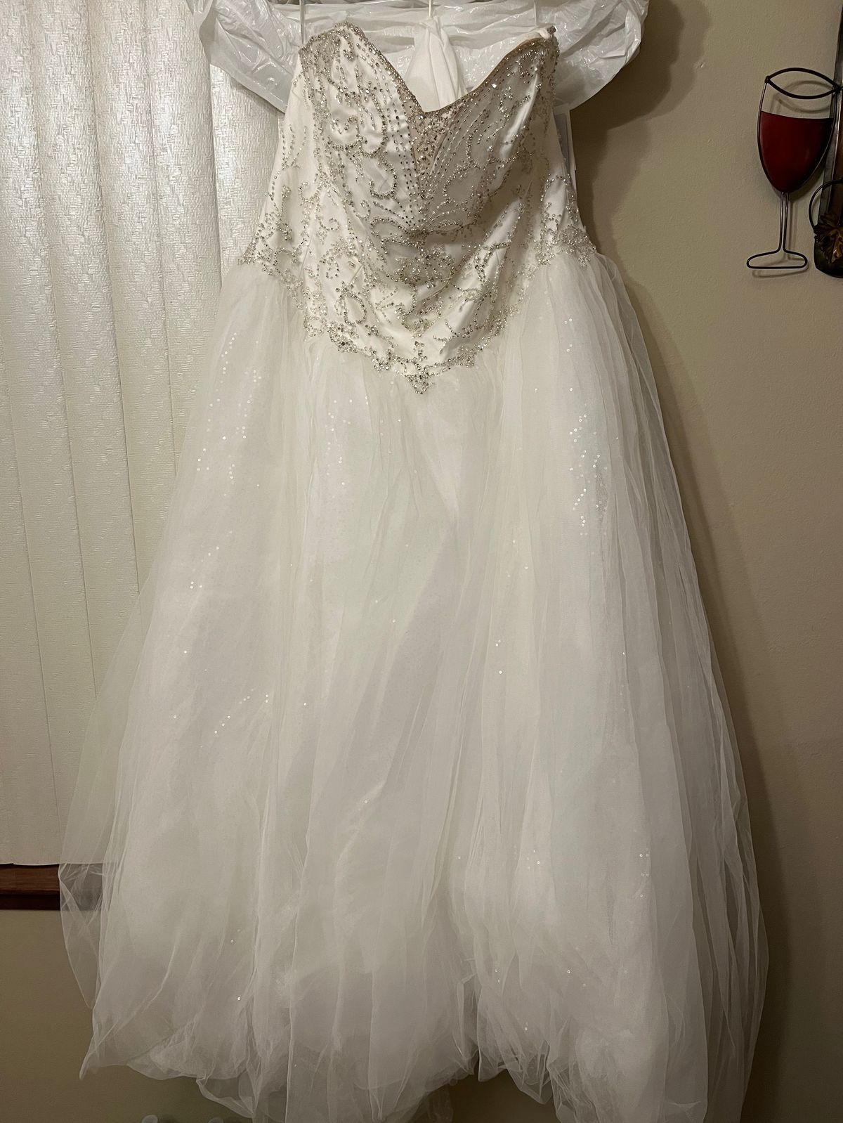 David's Bridal Plus Size 22 Strapless White Dress With Train on Queenly