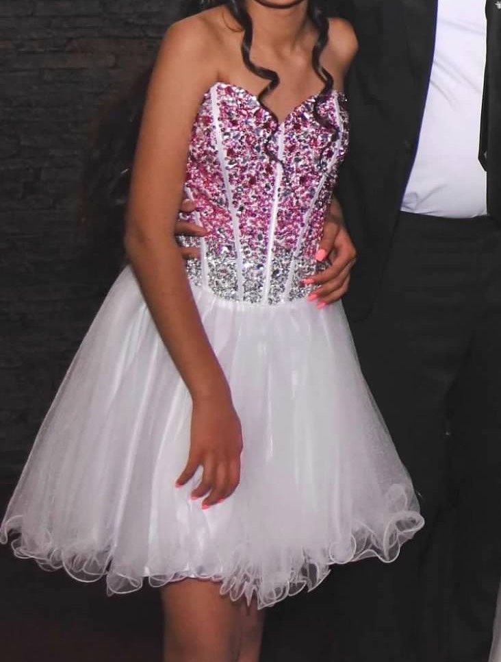 Size 2 Prom Sequined White Ball Gown on Queenly