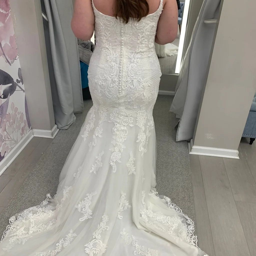 Maggie Sottero Size 12 White Mermaid Dress on Queenly