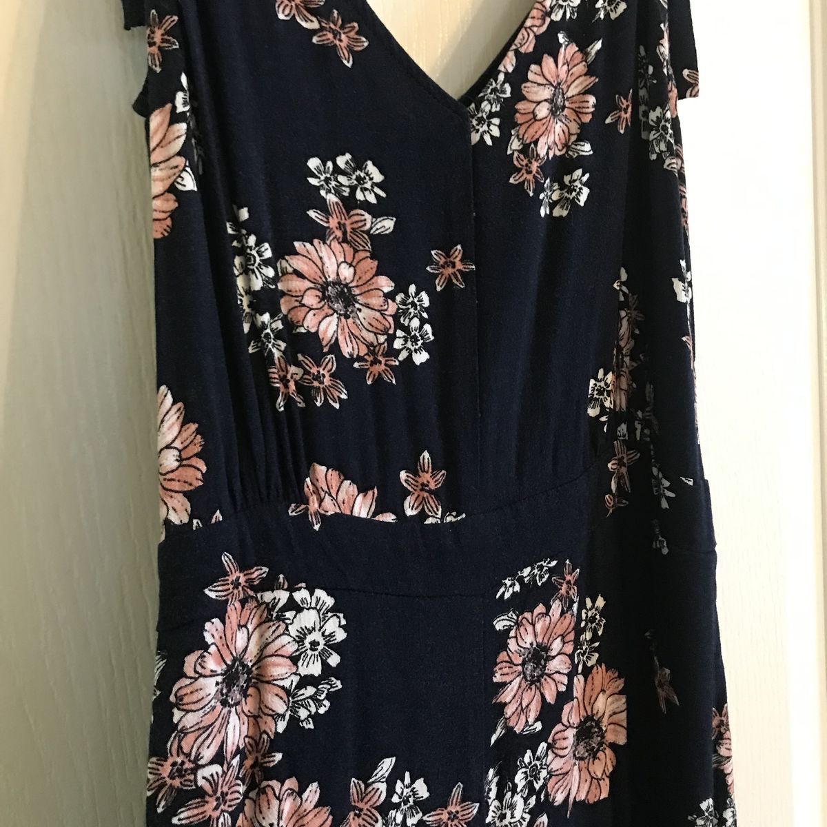 Cupcakes and cashmere Size 0 Floral Navy Blue Formal Jumpsuit on Queenly