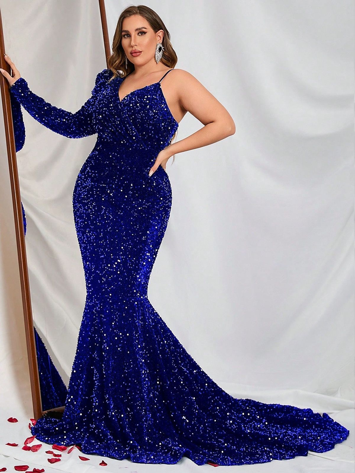 Style FSWD8016P Faeriesty Size 1X Prom Long Sleeve Royal Blue Mermaid Dress on Queenly