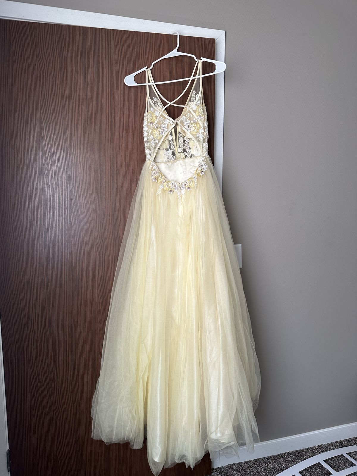 Dave and Johnny Size 4 Prom Yellow Ball Gown on Queenly