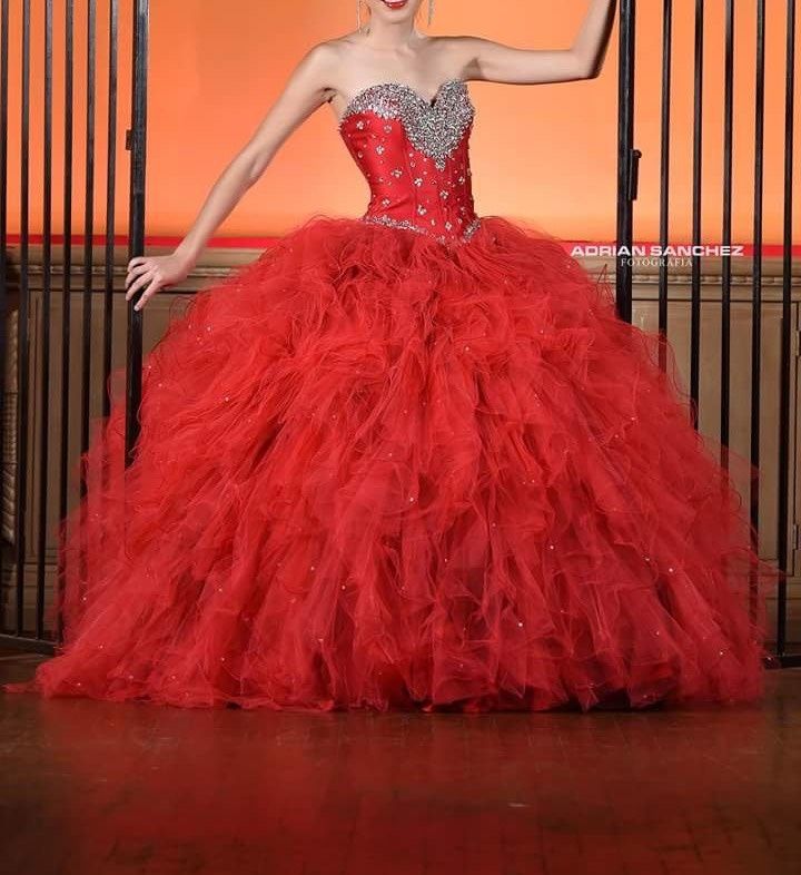 Size 0 Pageant Strapless Red Ball Gown on Queenly