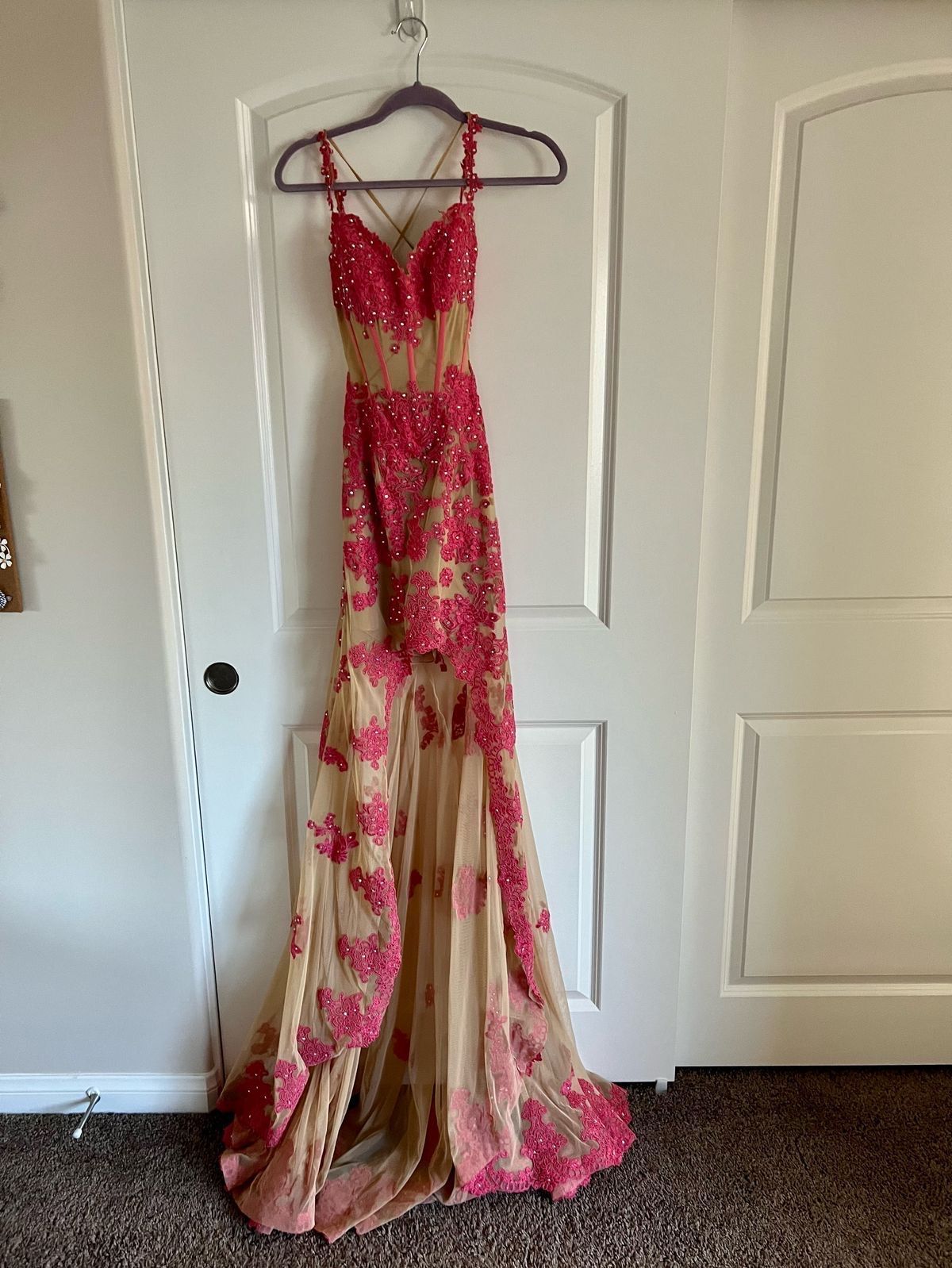 Sherri Hill Size 2 Homecoming Lace Coral Cocktail Dress on Queenly