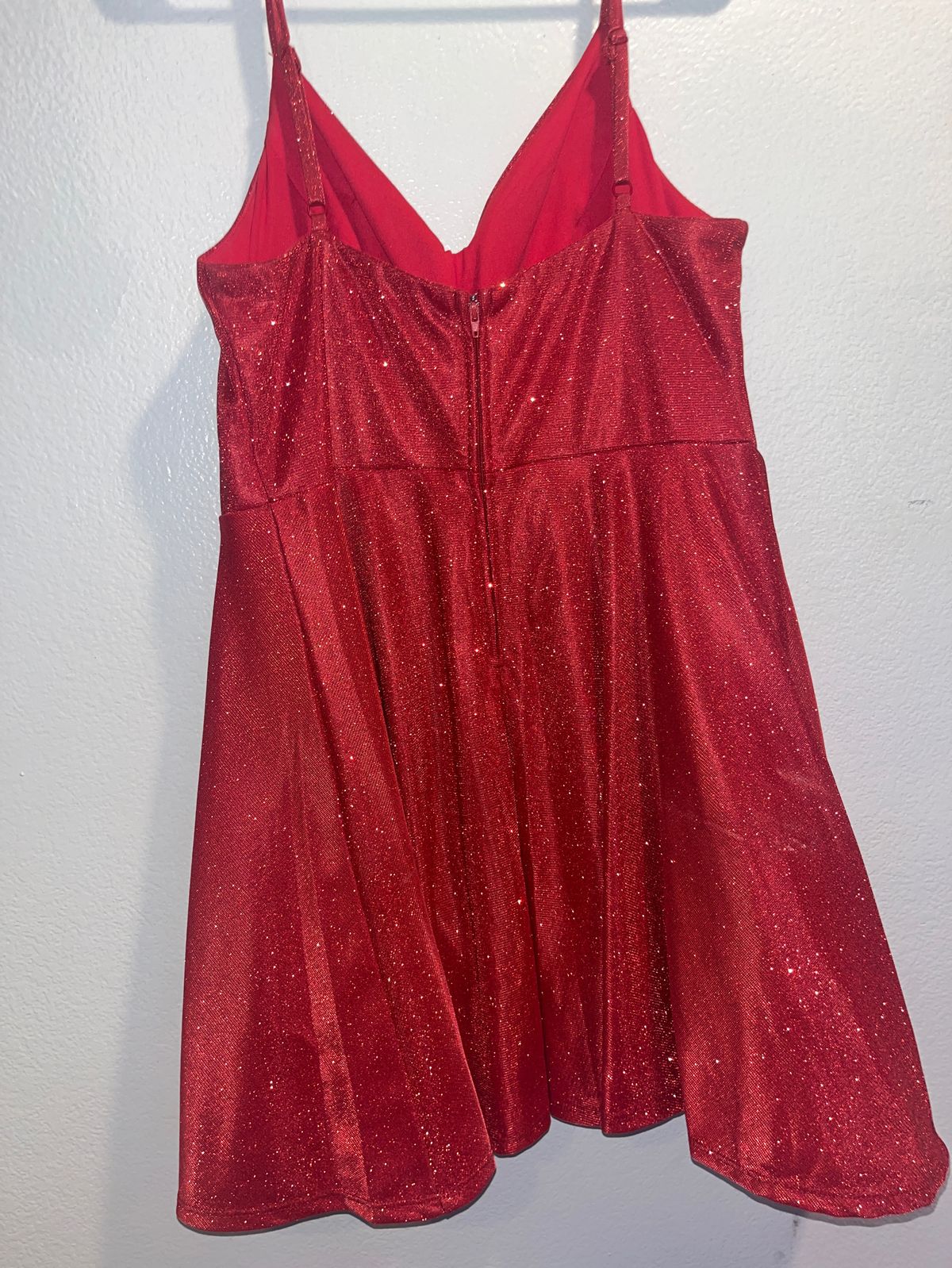 Plus Size 16 Prom Red Cocktail Dress on Queenly