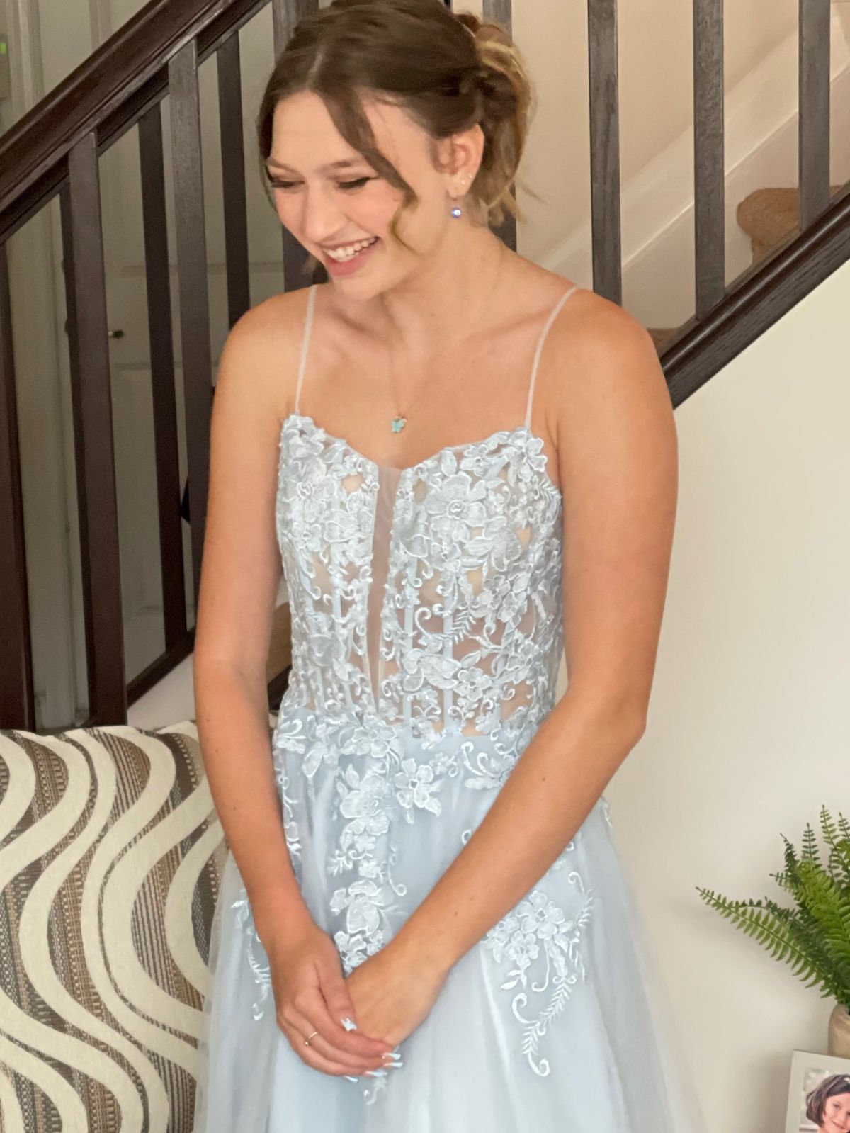 Promgirl Size 4 Prom Lace Blue Ball Gown on Queenly