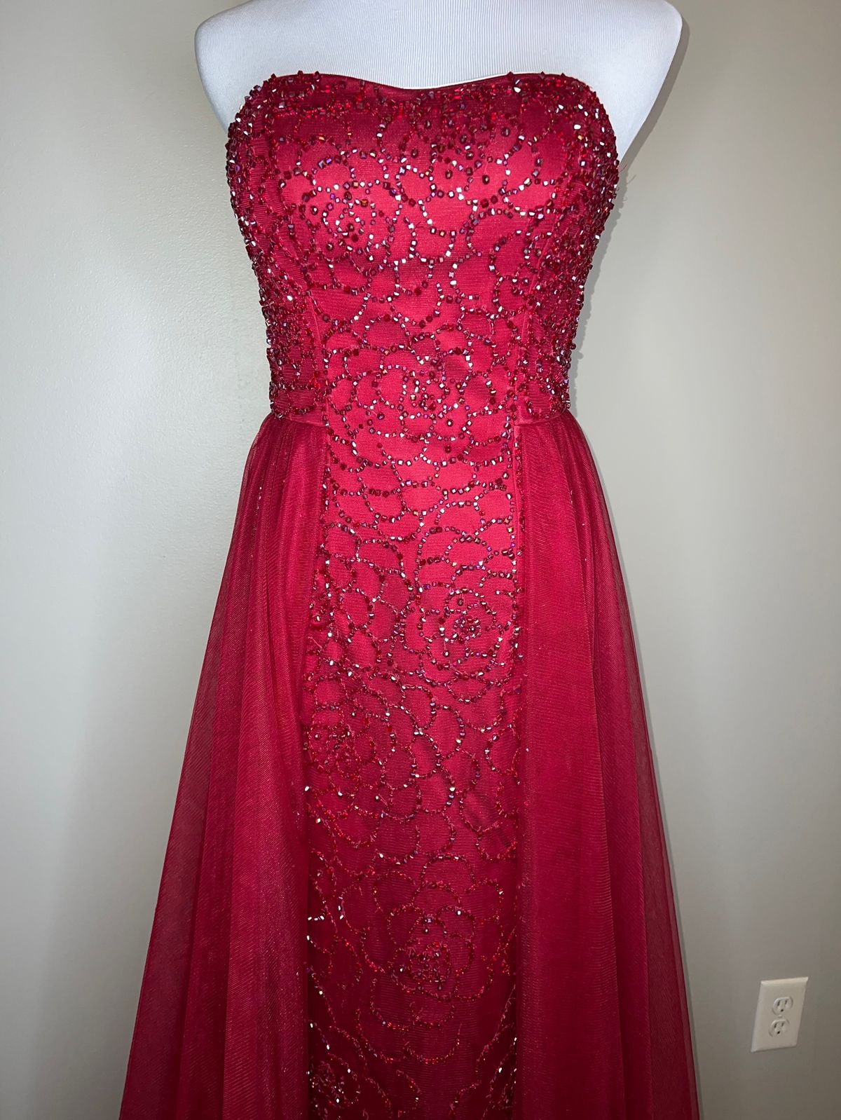 Size 4 Prom Strapless Sequined Red Dress With Train on Queenly