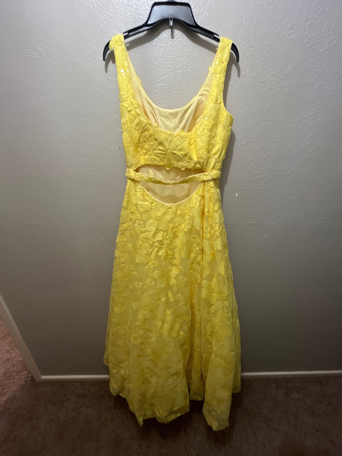Jovani Size 12 Prom Yellow A-line Dress on Queenly