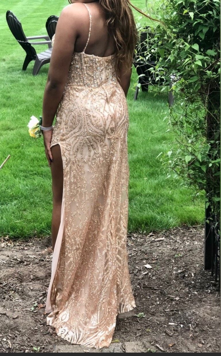 Size 6 Prom Plunge Gold Side Slit Dress on Queenly