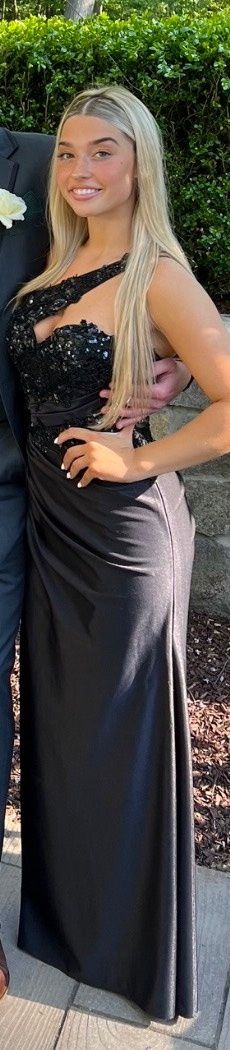 Size 4 Prom One Shoulder Sequined Black Side Slit Dress on Queenly