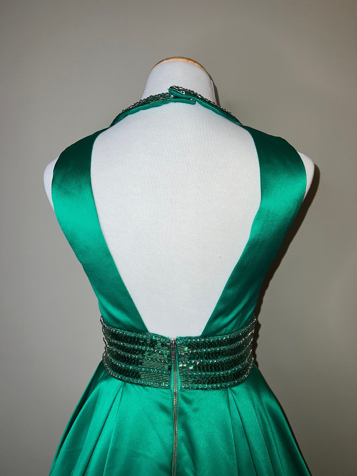 Sherri Hill Size 4 Pageant High Neck Green Ball Gown on Queenly