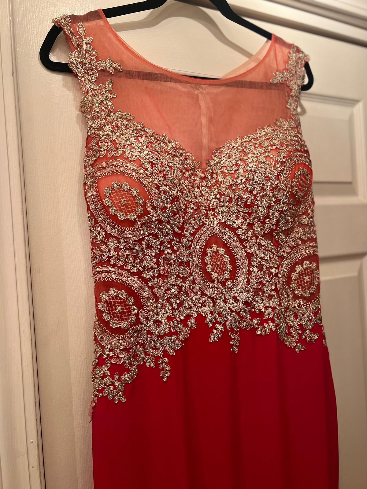 Size XL Prom Cap Sleeve Sequined Red Floor Length Maxi on Queenly