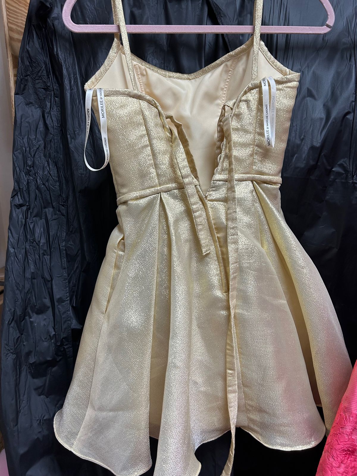 Size 0 Prom Gold Cocktail Dress on Queenly