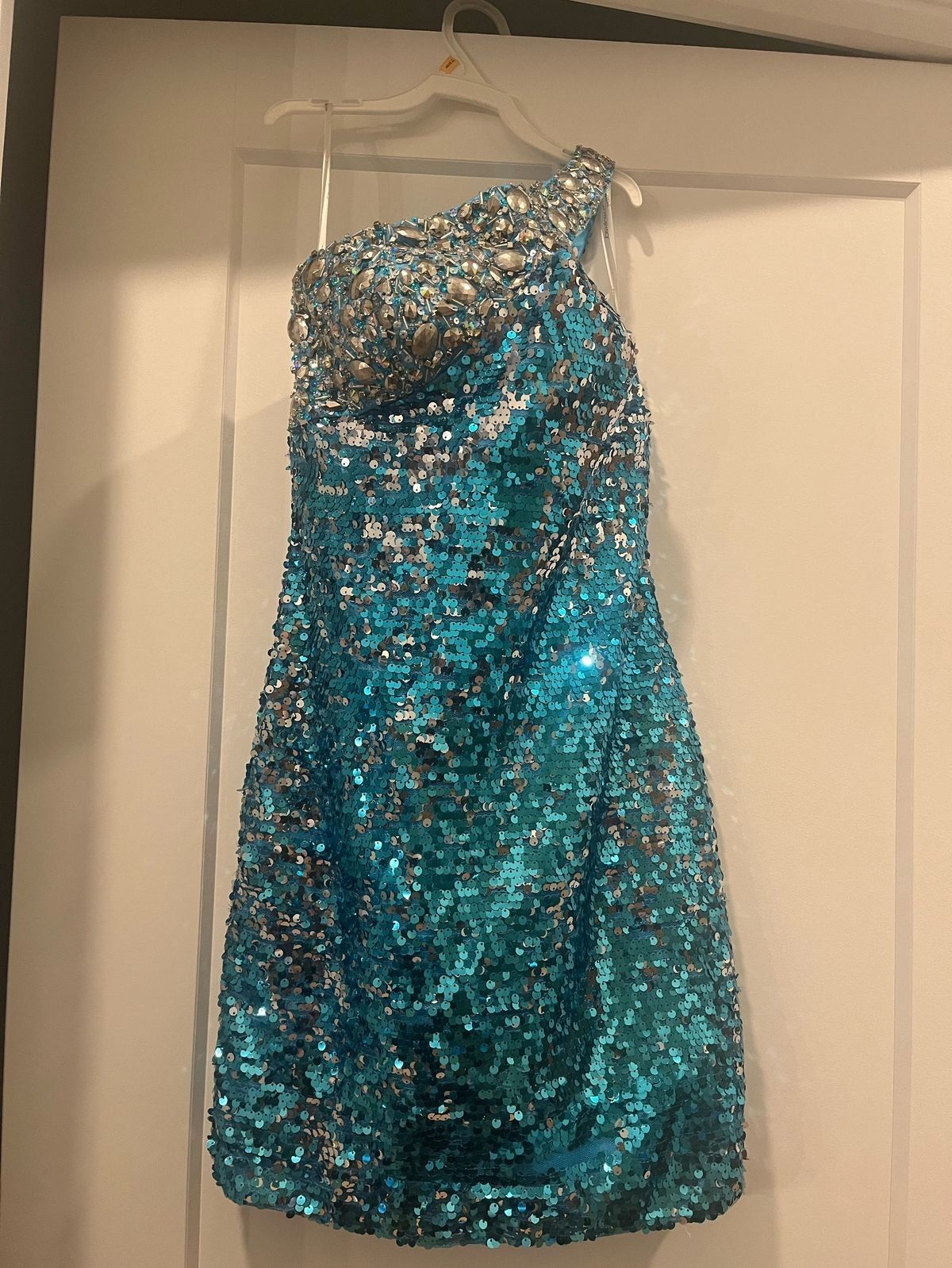 Tony Bowls Size 6 Homecoming Blue Cocktail Dress on Queenly