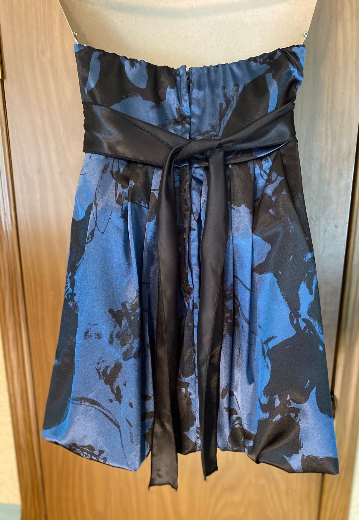 Size S Prom Strapless Blue Cocktail Dress on Queenly