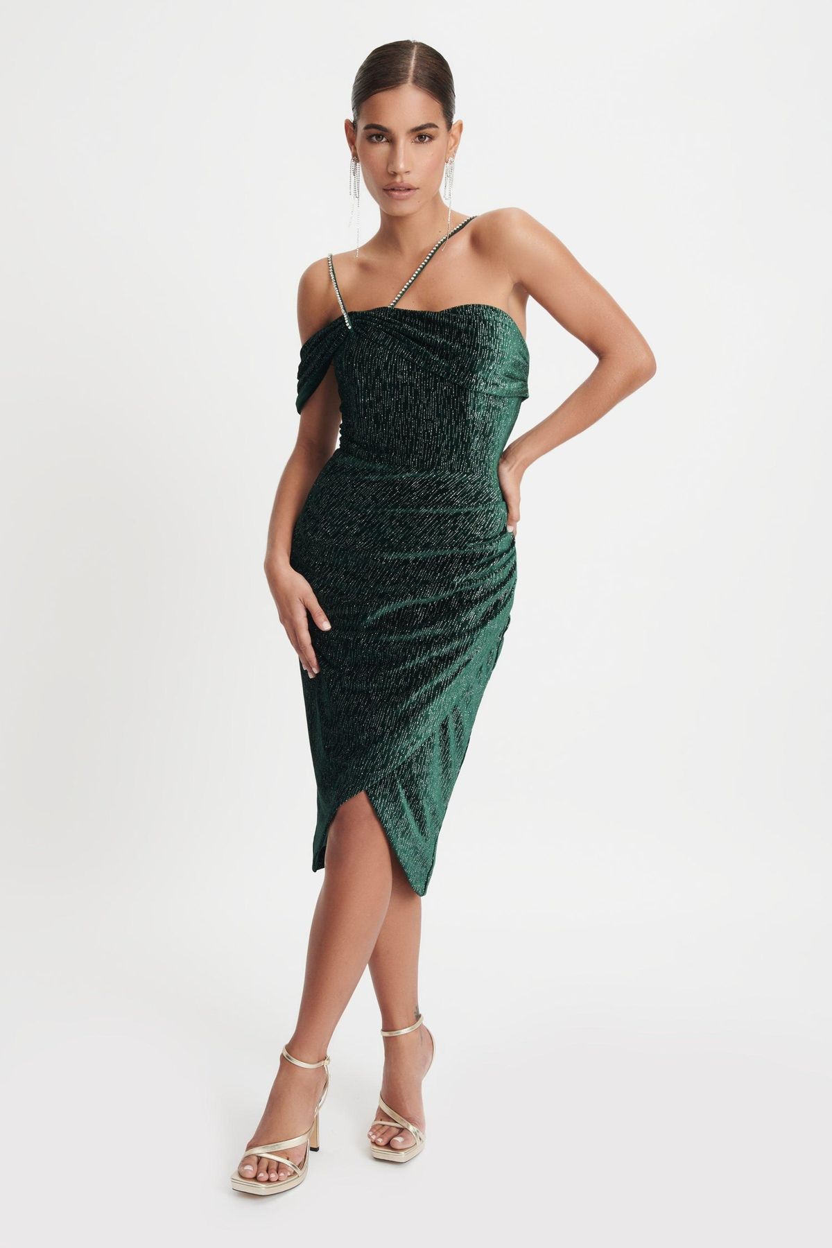 Style LEILA Lavish Alice Size 2 Velvet Emerald Green Cocktail Dress on Queenly